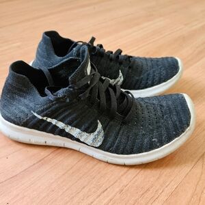 Nike Black and White Knit Running Shoes